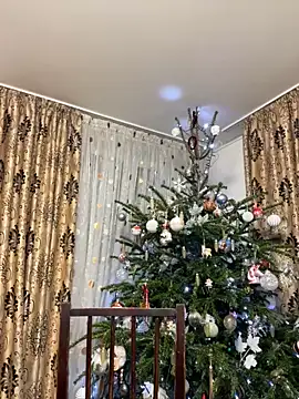 NadiraNoor online show from December 21, 2025, 10:21 pm