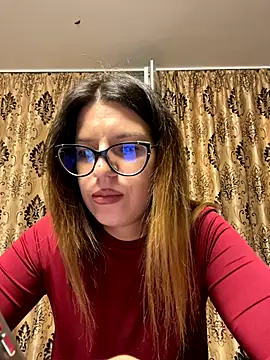 NadiraNoor online show from September 17, 2025, 10:01 pm