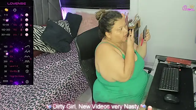 Snapshot of shannonbbw chatting on May 9, 2026, 4:21 pm shannonbbw online show from May 9, 2026, 4:21 pm