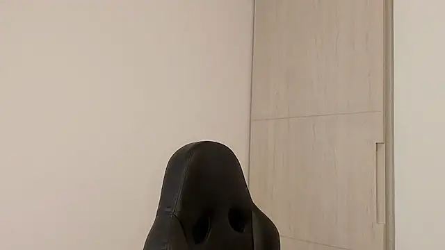 Snapshot of liamelf chatting on February 11, 2026, 5:18 am liamelf online show from February 11, 2026, 5:18 am