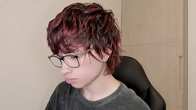 Snapshot of liamelf chatting on February 10, 2026, 2:10 am liamelf online show from February 10, 2026, 2:10 am