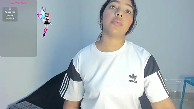 Snapshot of Maya_Graham chatting on November 17, 2025, 5:22 am Maya Graham online show from November 17, 2025, 5:22 am