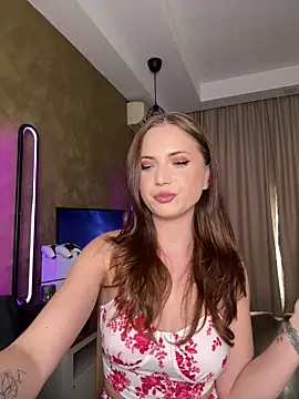 AvaGianna online show from October 24, 2025, 12:04 pm