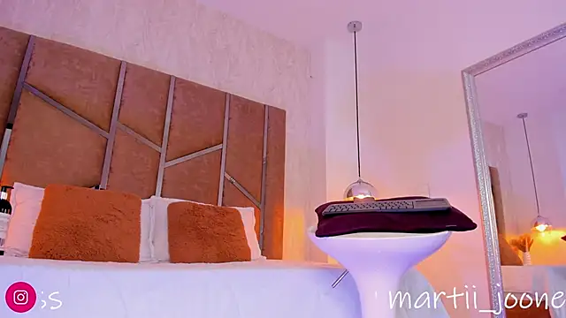 Martinaa Jones  online show from March 1, 2025, 9:26 pm