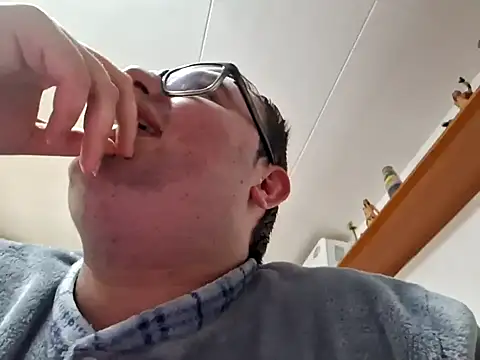 Javier bear online show from February 7, 2025, 10:41 pm