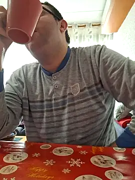 Snapshot of Javier_bear chatting on February 28, 2026, 9:20 am Javier bear online show from February 28, 2026, 9:20 am