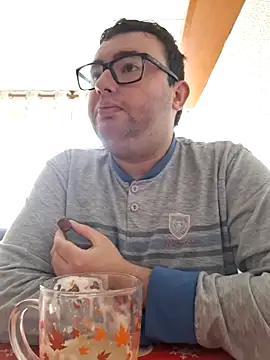 Javier bear online show from March 15, 2026, 9:38 am