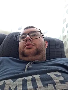 Snapshot of Javier_bear chatting on February 3, 2026, 9:47 am Javier bear online show from February 3, 2026, 9:47 am