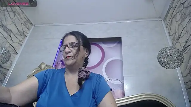 Snapshot of karito_mature17 chatting on June 10, 2026, 11:11 am karito mature17 online show from June 10, 2026, 11:11 am