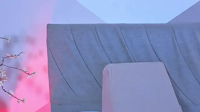 mailin18 online show from November 12, 2025, 12:59 am