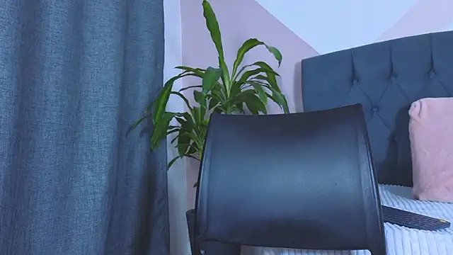 mailin18 online show from February 2, 2026, 9:58 pm