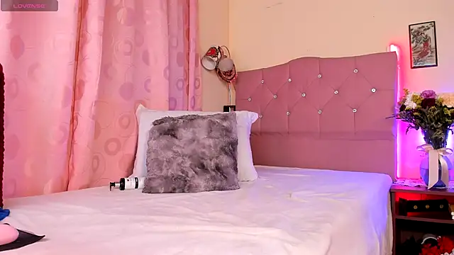 MISSKENDALL hot online show from October 27, 2025, 8:21 pm