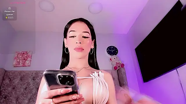 kimMaddiee online show from February 13, 2026, 9:37 pm