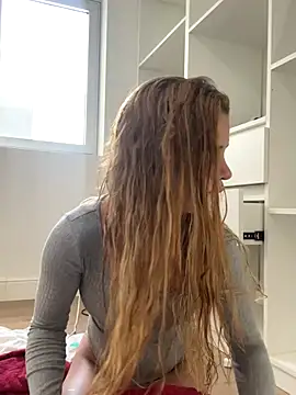 Snapshot of EmiliaCatalina chatting on October 30, 2025, 6:38 pm EmiliaCatalina online show from October 30, 2025, 6:38 pm