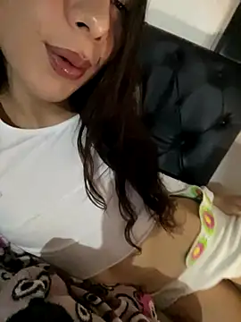 Snapshot of NICOLSKINNY1 chatting on September 23, 2025, 12:39 am NICOLSKINNY1 online show from September 23, 2025, 12:39 am