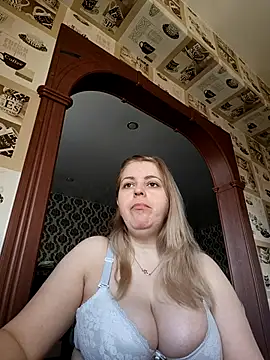 Lady nice cat online show from April 7, 2026, 2:46 am