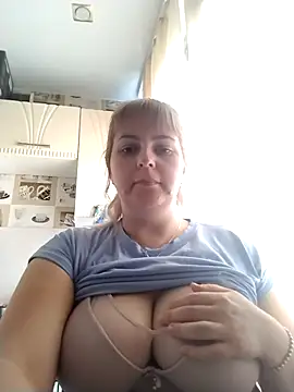 Lady nice cat online show from September 21, 2025, 7:46 am