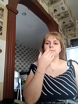 Lady nice cat online show from September 18, 2025, 3:31 am