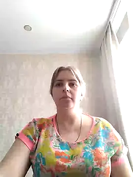 Lady nice cat online show from February 18, 2025, 4:04 am