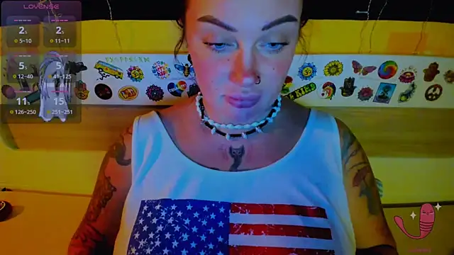 Snapshot of EllieOz chatting on October 14, 2025, 7:47 pm EllieOz online show from October 14, 2025, 7:47 pm