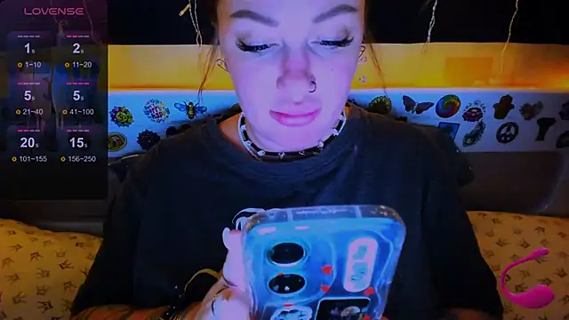 EllieOz online show from February 25, 2025, 4:25 pm