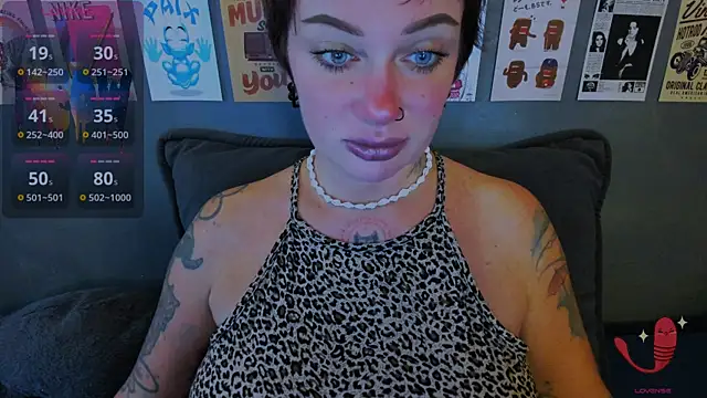 Snapshot of EllieOz chatting on July 3, 2026, 4:13 pm EllieOz online show from July 3, 2026, 4:13 pm