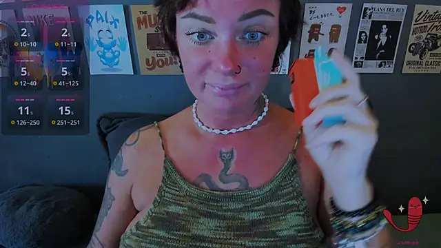 Snapshot of EllieOz chatting on June 9, 2026, 5:03 pm EllieOz online show from June 9, 2026, 5:03 pm