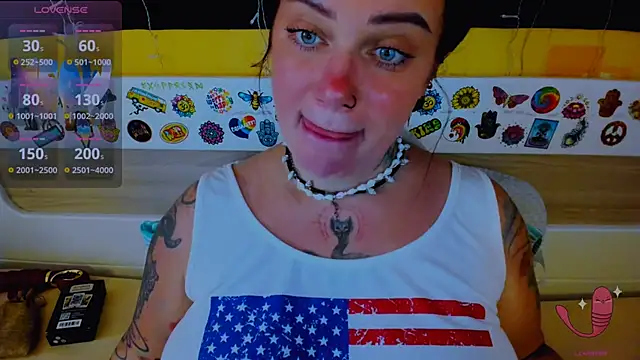 Snapshot of EllieOz chatting on September 26, 2025, 11:28 am EllieOz online show from September 26, 2025, 11:28 am