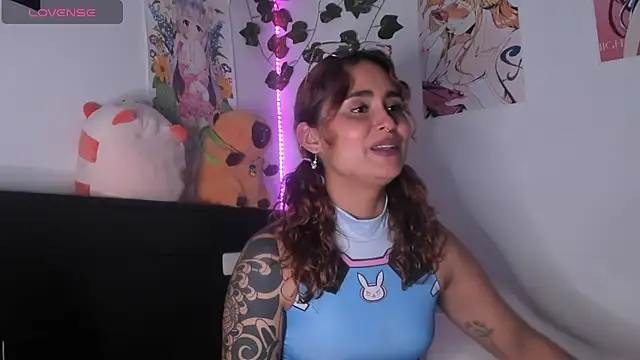 Violette-Ramirez01 online show from December 30, 2024, 7:11 pm