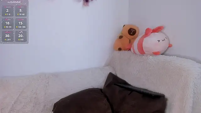 Snapshot of Violette-Ramirez01 chatting on January 10, 2026, 8:37 pm Violette-Ramirez01 online show from January 10, 2026, 8:37 pm