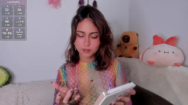 Snapshot of Violette-Ramirez01 chatting on December 22, 2025, 9:48 pm Violette-Ramirez01 online show from December 22, 2025, 9:48 pm