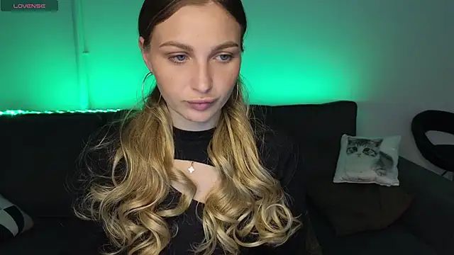 Snapshot of Yoda21 chatting on September 24, 2025, 12:22 pm Yoda21 online show from September 24, 2025, 12:22 pm