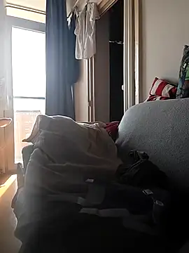 LauraBaby online show from April 3, 2026, 9:05 am