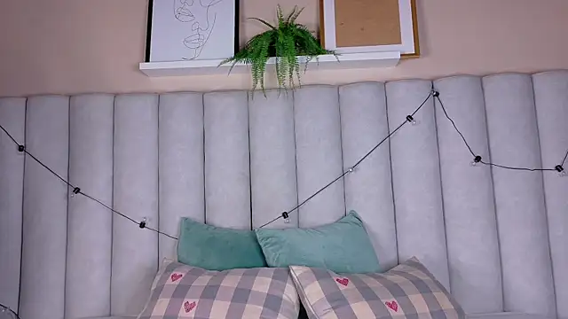 nahomi campbell online show from April 6, 2026, 9:05 pm