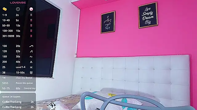 daddyissuesss  online show from February 26, 2025, 10:36 pm