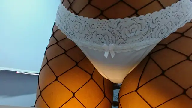 VeronicaRobles online show from December 21, 2024, 5:07 pm