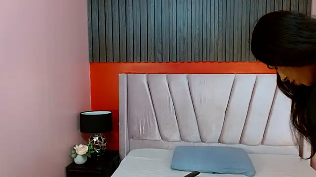 Snapshot of VeronicaRobles chatting on October 17, 2025, 5:59 pm VeronicaRobles online show from October 17, 2025, 5:59 pm