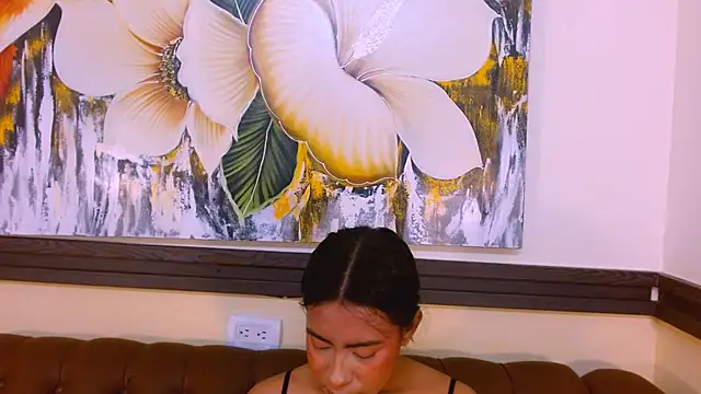 VeronicaRobles online show from November 7, 2025, 6:34 pm