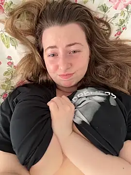 curvyflawless online show from March 31, 2026, 8:27 am