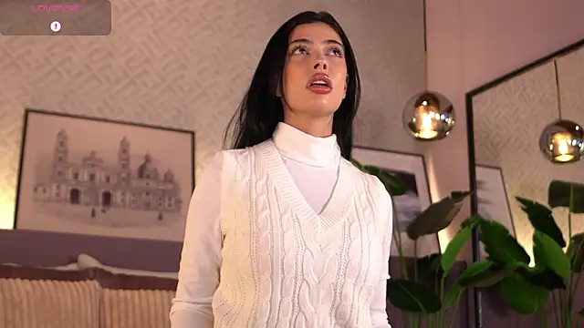 Snapshot of ElleDiane chatting on September 27, 2025, 10:27 pm ElleDiane online show from September 27, 2025, 10:27 pm