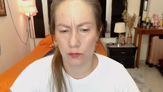 Snapshot of CATRINA-83 chatting on October 28, 2025, 9:36 pm CATRINA-83 online show from October 28, 2025, 9:36 pm