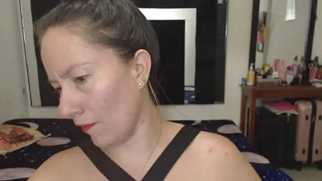 Snapshot of CATRINA-83 chatting on October 15, 2025, 12:31 am CATRINA-83 online show from October 15, 2025, 12:31 am