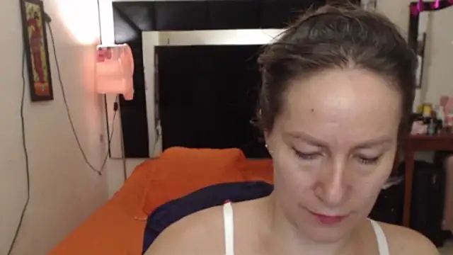 Snapshot of CATRINA-83 chatting on October 30, 2025, 9:22 pm CATRINA-83 online show from October 30, 2025, 9:22 pm