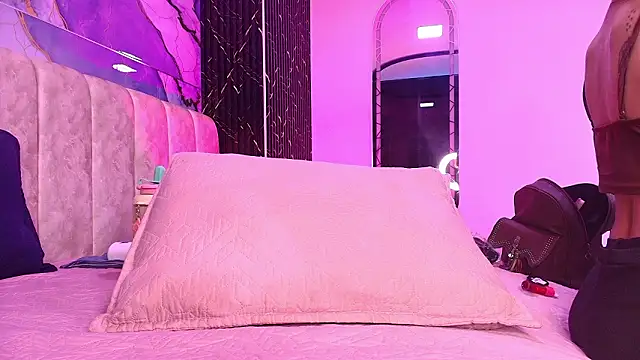 arl chloee online show from March 25, 2026, 3:06 am