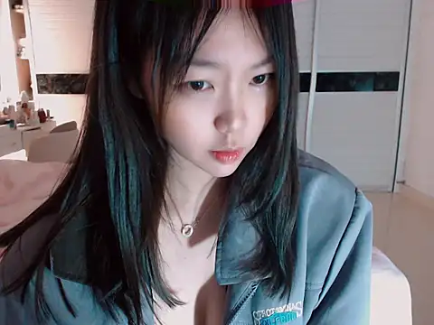 -Lucky Girl online show from February 16, 2025, 12:32 pm