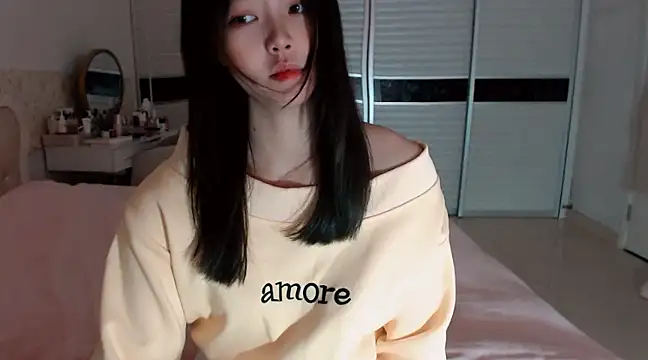 -Lucky Girl online show from February 26, 2025, 1:46 am