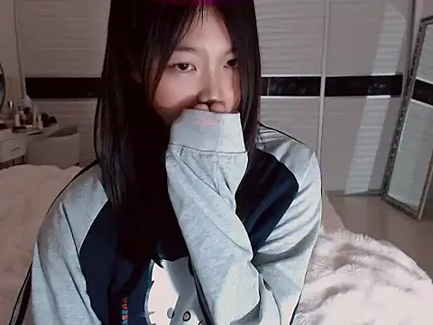 -Lucky Girl online show from February 12, 2025, 11:40 am