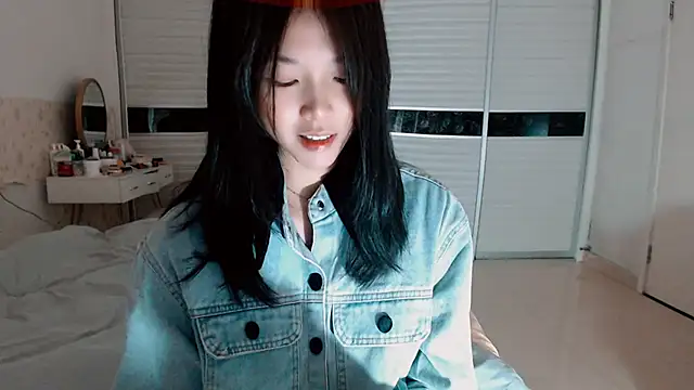 Snapshot of -Lucky_Girl chatting on September 29, 2025, 12:11 pm -Lucky Girl online show from September 29, 2025, 12:11 pm