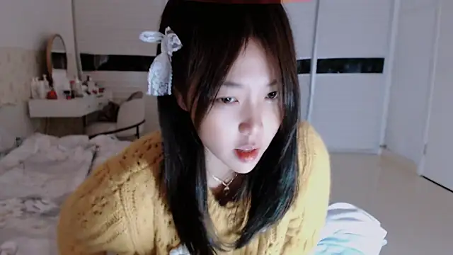 -Lucky Girl online show from October 12, 2025, 3:08 am