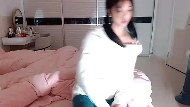 -Lucky Girl online show from January 9, 2026, 1:45 am